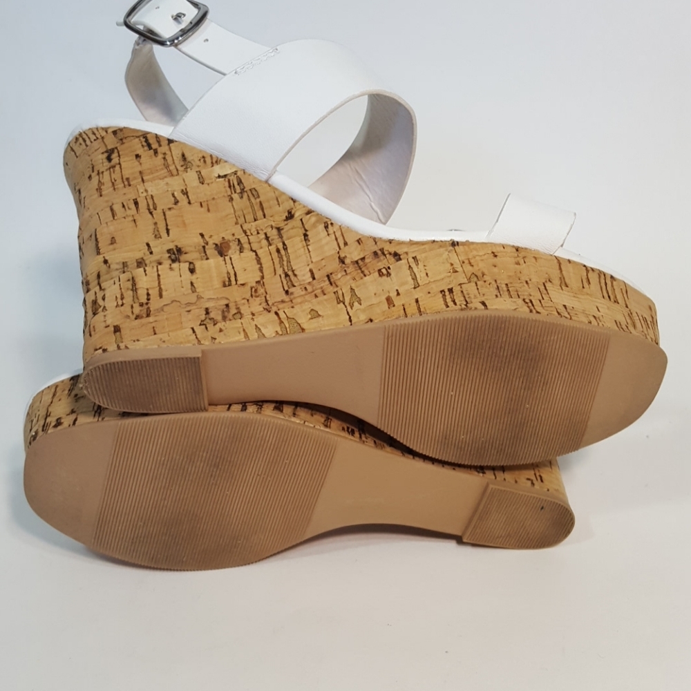 Madden Girl White Platforms Kaayla Size 8 - Picture 4 of 7